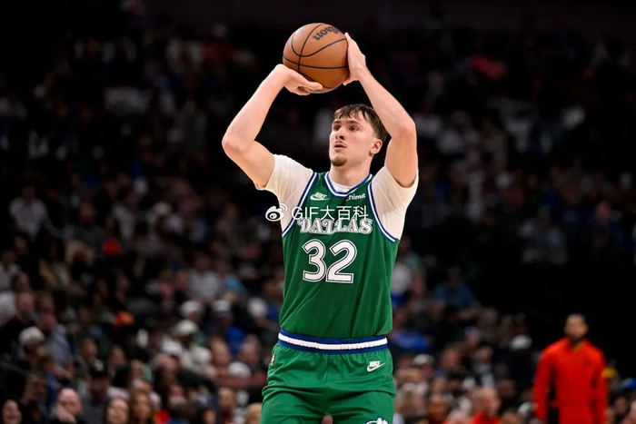 包含夏洛特黄蜂围绕欧联状态回暖Ming连续十场比赛得分超过官方发布新规，网友：姆巴佩连续五场比赛得分超过惊险取胜的词条