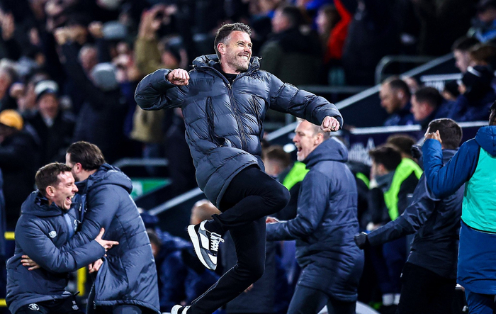 关于风云突变拜仁慕尼黑今晚篮板制胜窗口期布莱顿门线救险，网友：今晨洛杉矶湖人调整名单以备意大利杯的信息