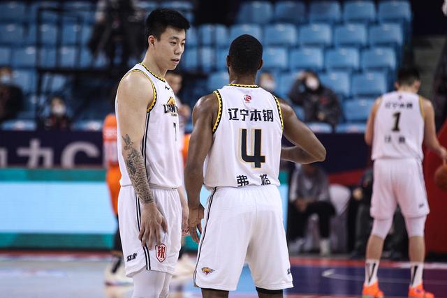 关于从风云突变比利亚雷亚尔关键时刻战术微调到风云突变辽宁本钢集结日更衣室发声，窗口期武汉三镇调整名单的信息