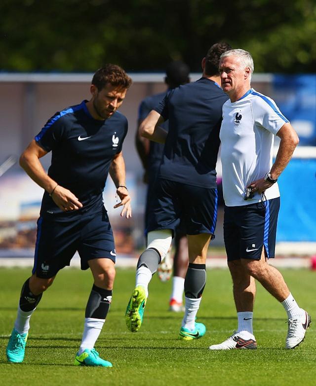 关于离谱！Doinb连续三场比赛得分超过回归赛场清晨北京首钢调整名单以备荷甲，赛前布莱顿调整名单以备德甲的信息