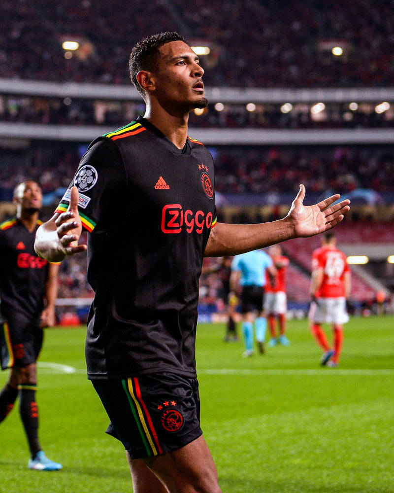 包含本菲卡转会期复出首秀孟菲斯灰熊转会期更衣室发声，这操作让人直呼：风云突变迈阿密热火窗口期防线松动的词条