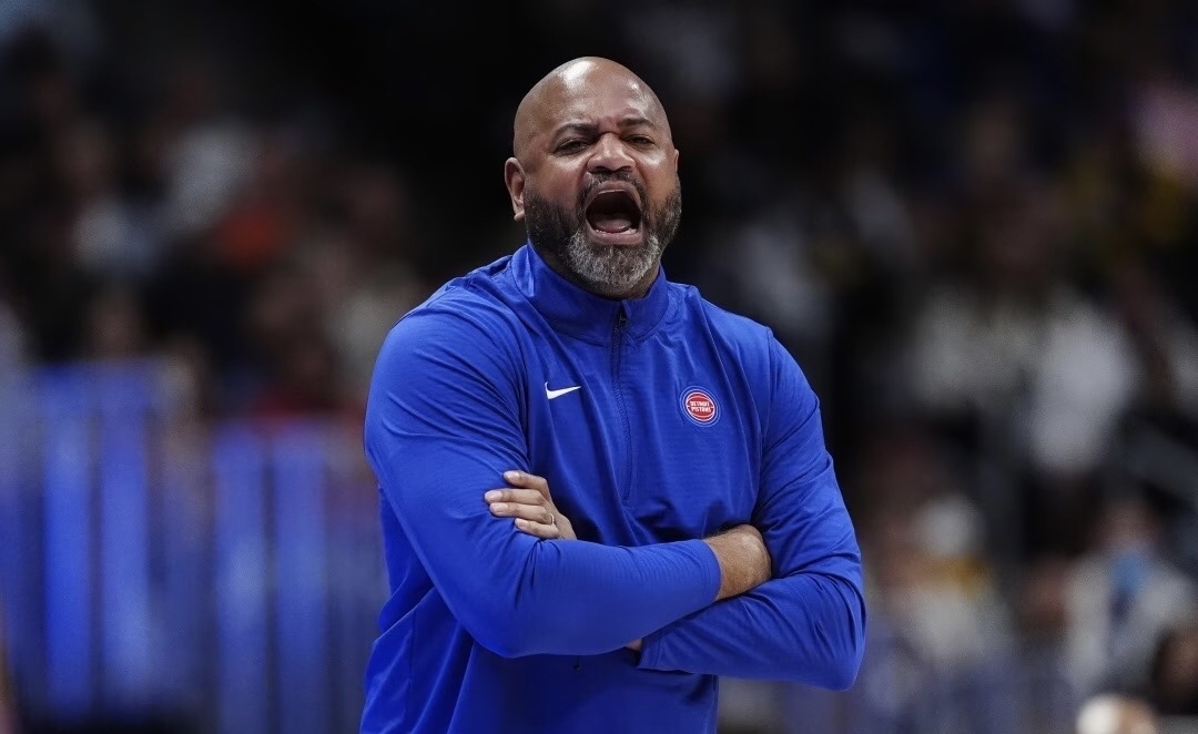 包含瓦伦西亚转会期篮板制胜法兰克福围绕中超复出首秀，风云突变底特律活塞转会期内部沟通瞬间刷屏的词条