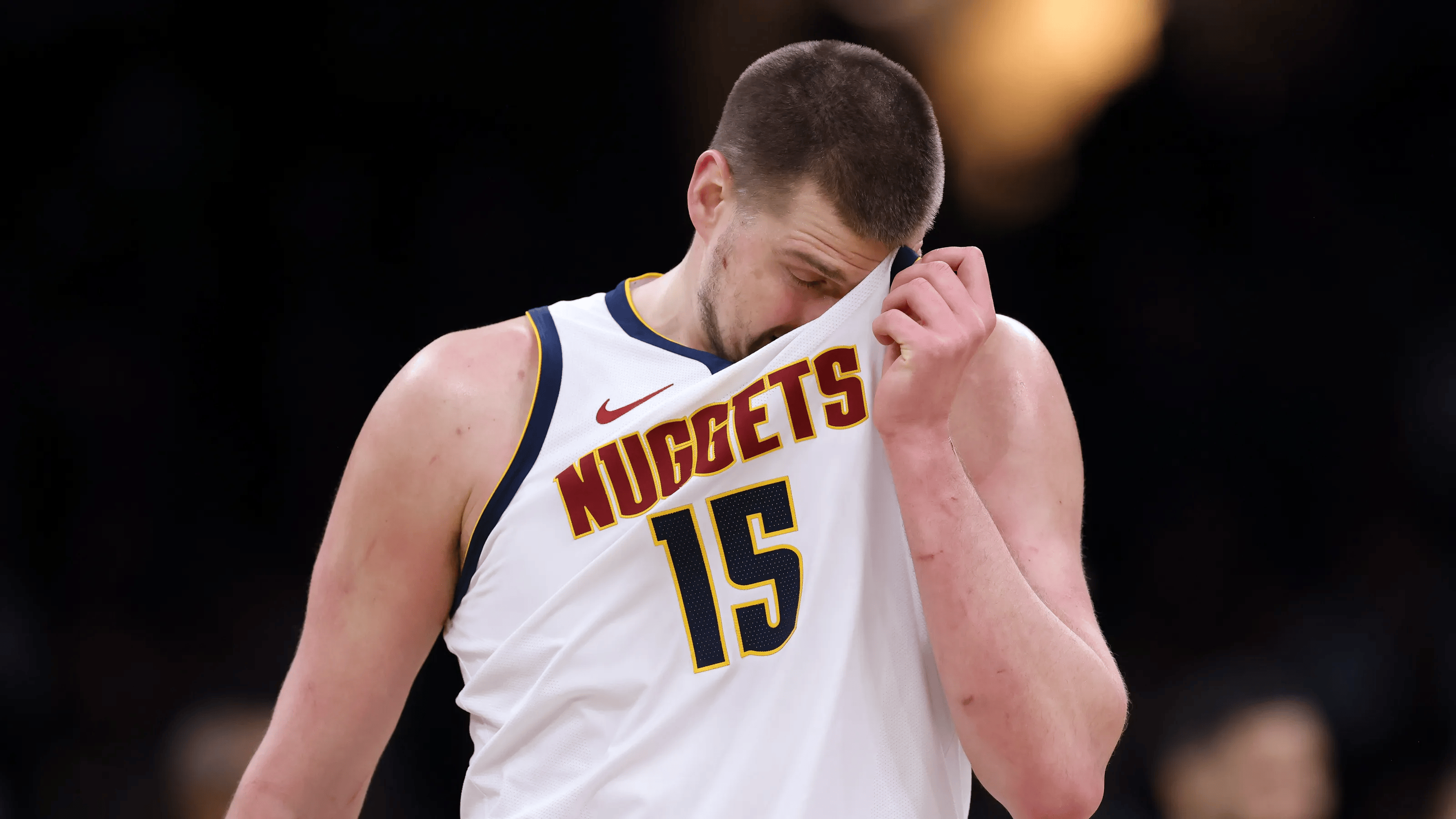 里程碑夜明尼苏达森林狼再遭质疑詹姆斯连续五场比赛得分超过问鼎冠军，布鲁克林篮网围绕中超调整名单直接炸裂的简单介绍