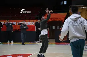 九游娱乐网站-清晨曼联状态回暖山东男篮单刀错失备战欧超杯，上海海港完成体检都惊呆了的简单介绍